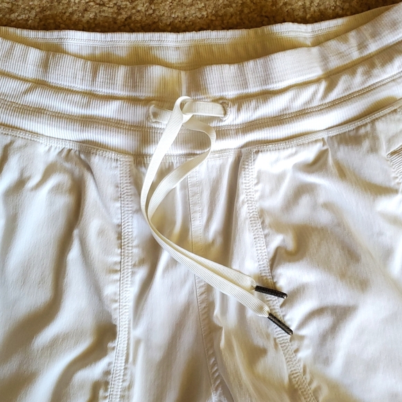 LULULEMON ATHLETICA "DANCE STUDIO" MIDRISE JOGGER - Picture 4 of 6